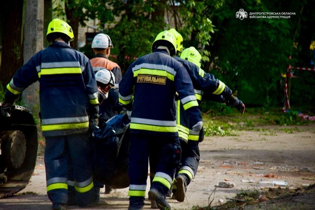 В Днепре российские ракеты убили 16 человек: поисково-спасательная операция завершена