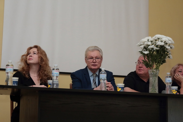 В инфизе Днепра избрали нового старого руководителя