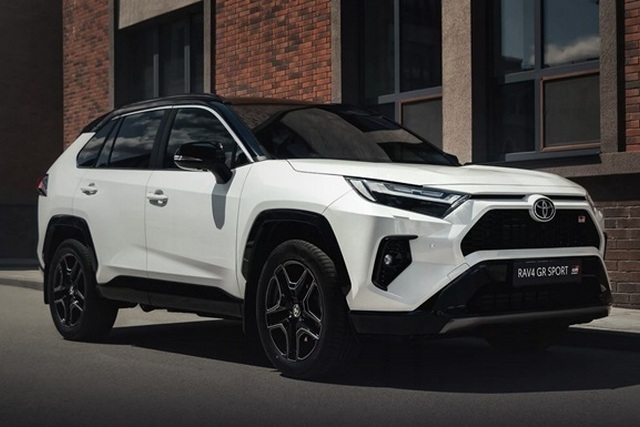 Фото: Toyota В Україні зріс попит на гібридні авто