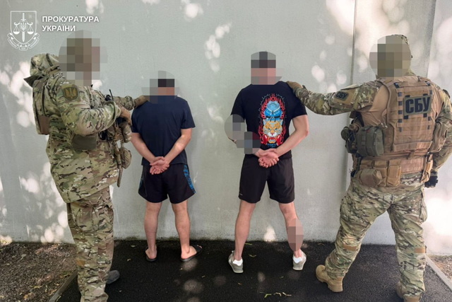 Электрошокер и 45 ударов металлической скакалкой: в Днепре группа лиц требовала несуществующий долг у парня