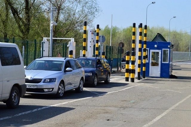Фото: Держприкордонслужба Украинцев предупредили о возможных задержках на границе с Венгрией