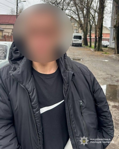 Украл телефон и снял средства с банковских карт: следователи Днепра сообщили о подозрении злоумышленнику