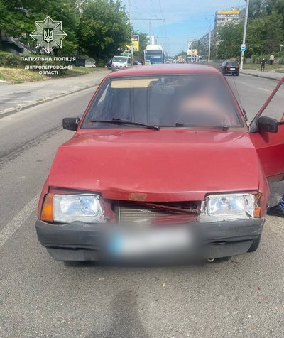 В Днепре патрульные обнаружили у водителя документы с признаками подделки