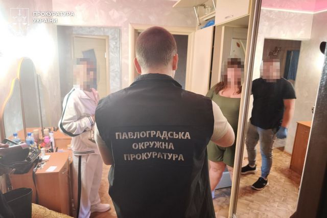 Фіктивне працевлаштування на комунальному підприємстві: депутата міськради та його спільників підозрюють у розтраті понад 3 млн грн бюджетних коштів
