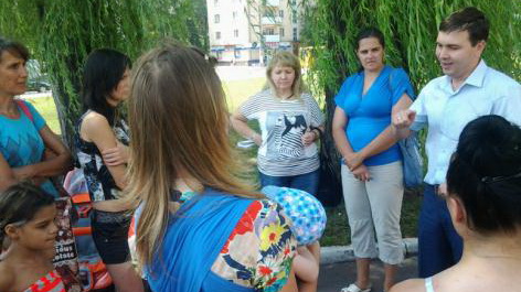 Депутат из Днепродзержинска требует у правительства вернуть выплаты родителям