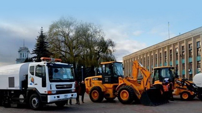 У Кам'янському триває підготовка доріг до зими