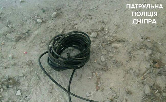 Поліцейські затримали крадіїв кабелю на Запорізькому шосе