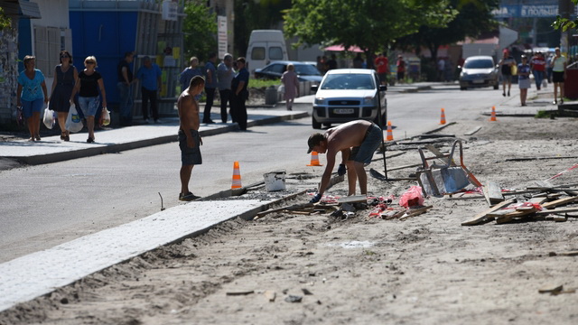 В Каменском за несколько лет отремонтируют все тротуары