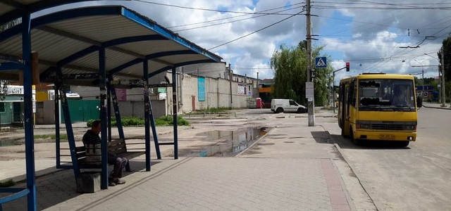 Только на остановках: маршрутчикам Днепра запретили тормозить «у каждого столба»