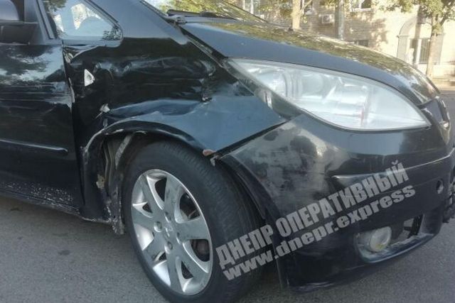 В Днепре на Грушевского Kia врезался в Mitsubishi