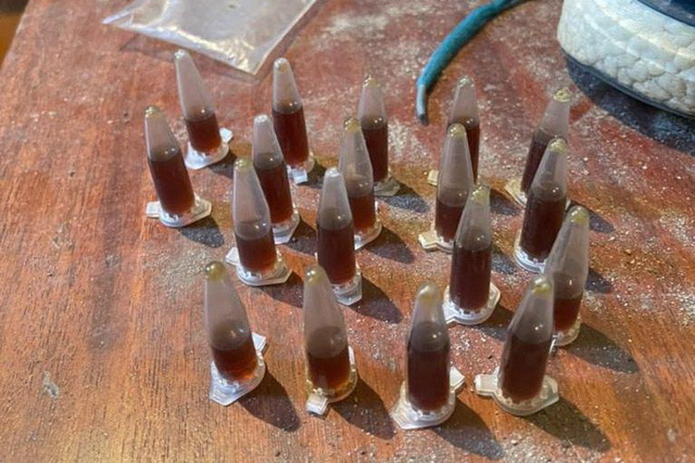 В Днепре у наркосбытчика изъяли опий, метамфетамин и марихуану на 100 тысяч гривен