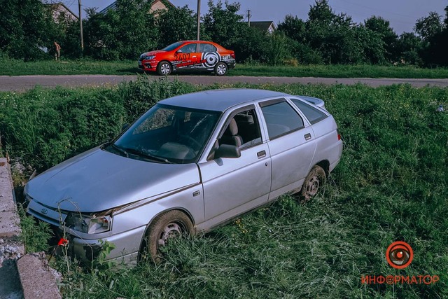 В Старых Кодаках ВАЗ слетел с дороги в кювет: водителя забрала скорая