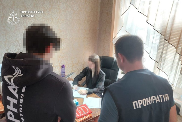 Про підозру повідомили трьом підліткам, які побили двох братів
