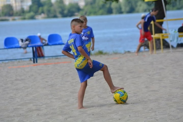 У Дніпрі стартував сезон пляжного футболу