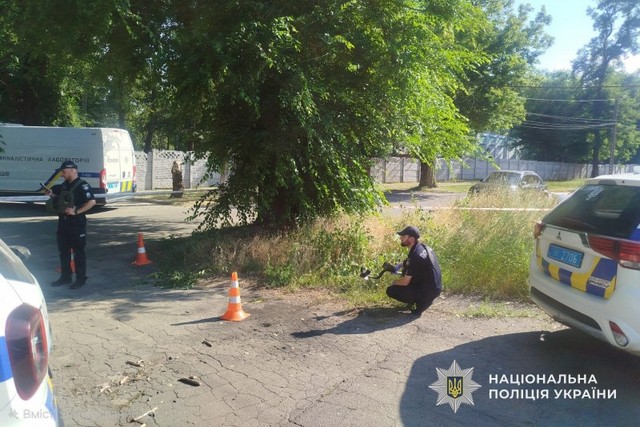 На месте взрыва гранаты в Каменском работают полицейские
