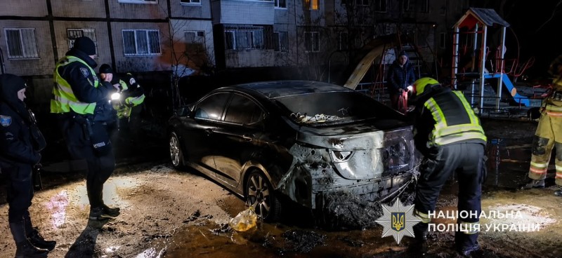 Спалила автівку через ревнощі: слідчі Дніпра повідомили про підозру містянці