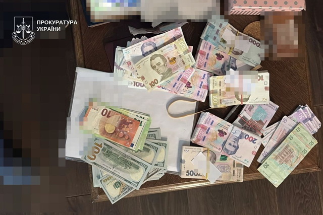 На Дніпропетровщині затримано лікаря, який вів медичну діяльність на тимчасово окупованій території Криму та фінансував рф