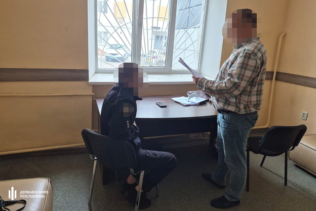 До 18 тысяч долларов за «решение» вопросов с ТЦК и выезд за границу: в Днепре будут судить правоохранителя