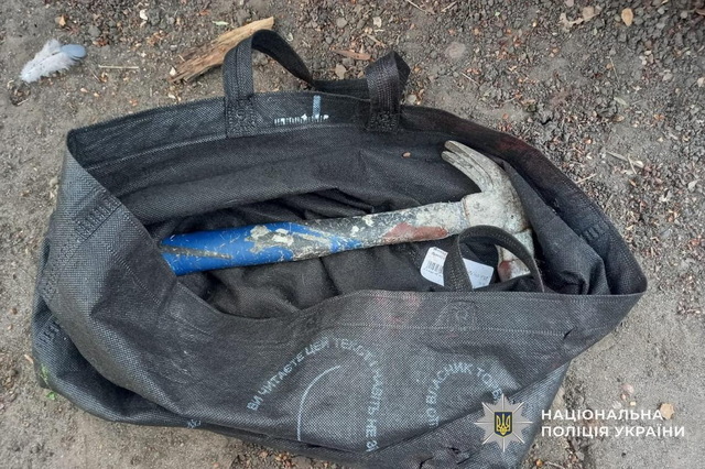 Напали на літню жінку та заволоділи її майном: на Дніпропетровщині перед судом постануть двоє чоловіків