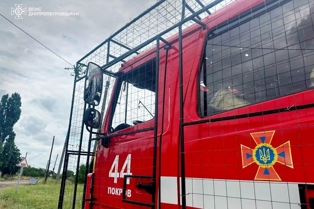 У Нікопольському районі рятувальники потрапили під повторний обстріл росіян