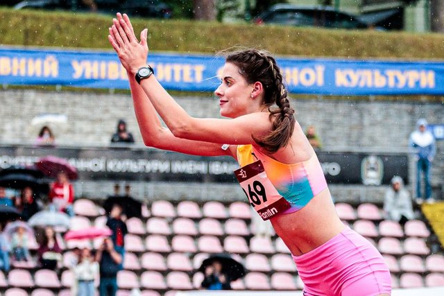 Ярослава Магучіх на чемпіонаті України-2026. Суспільне Спорт/Дмитро Євенко «Подходим к пику». Магучих отреагировала на четвертый в сезоне прыжок за 2.00 м и победу на чемпионате Украины