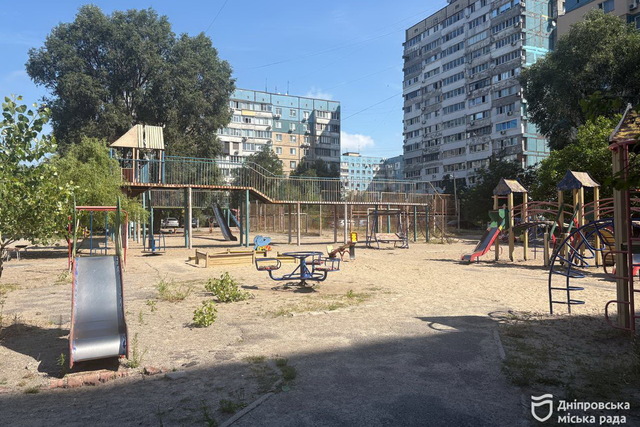 На ул.Степана Рудницкого в Днепре обновят детскую и спортивную площадки