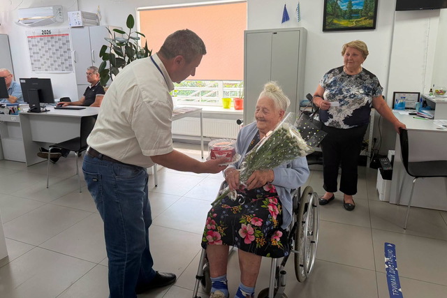 На 100-летний юбилей жительница Днепропетровщины получила новый паспорт