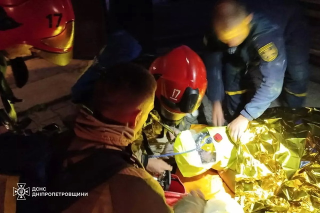 У Кривому Розі на пожежі врятували жінку