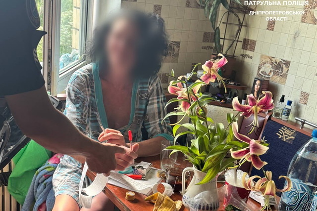 Пьяная днепрянка сообщила об убийстве сына: теперь она заплатит штраф