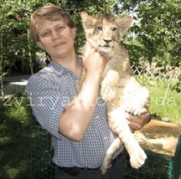 Брат их старший