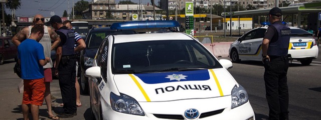 На Новом мосту Lexus наехал на полицейскую