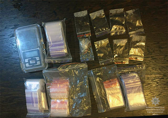 У дніпрі правоохоронці вилучили метамфетамін на 10 тисяч гривень