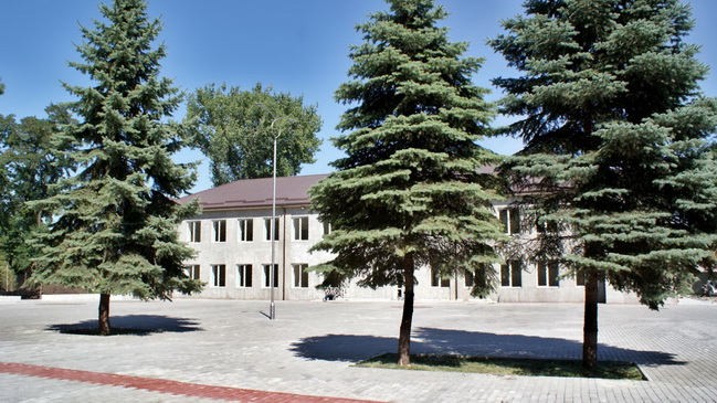 Центральний парк Кам'янського запрацює через місяць