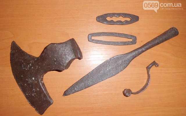 Новомосковский музей пополнился средневековыми раритетами