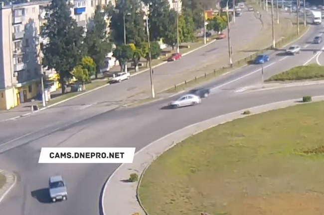       Chevrolet Aveo  Mercedes-Benz