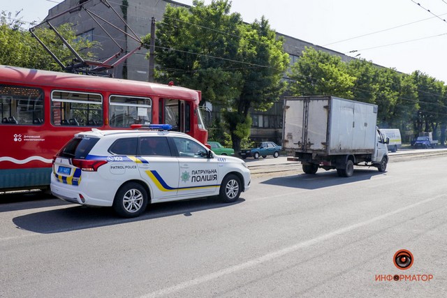 В Днепре на проспекте Богдана Хмельницкого ГАЗель сбила мужчину: пострадавшего забрала скорая