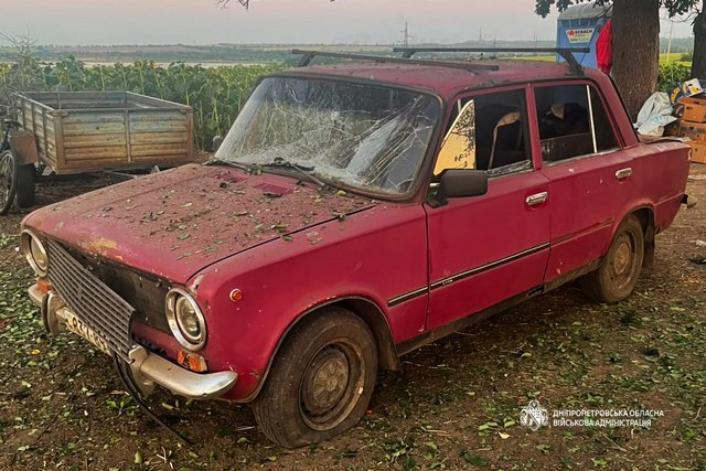 Вночі понад 10 разів ворог атакував два райони Дніпропетровщини: є поранені
