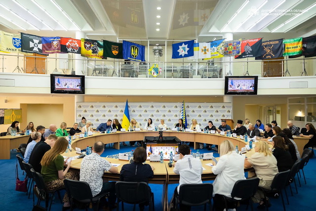 На Дніпропетровщині презентували Закон України «Про наставництво»
