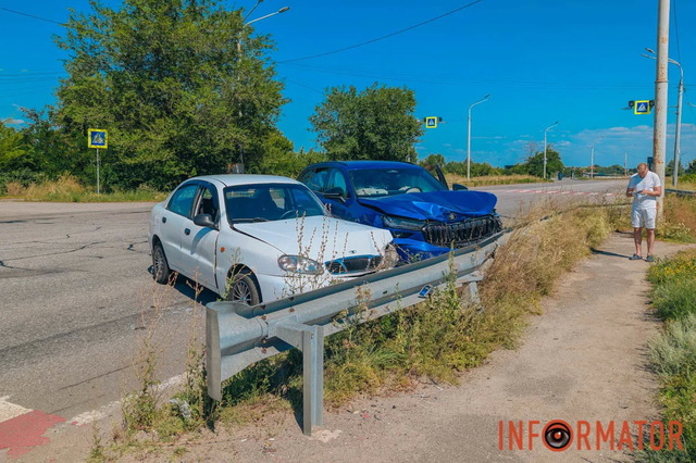 У Дніпрі на Полтавському шосе не поділили дорогу Daewoo та Skoda: серед шпиталізованих – жінка з дітьми