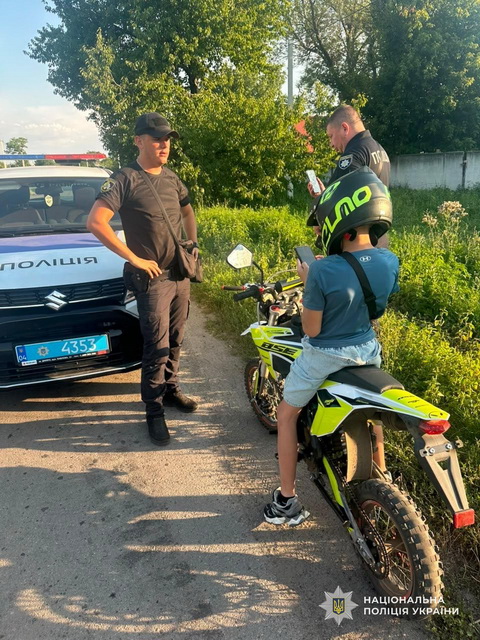 Полиция выявила несовершеннолетних за рулем скутеров и мотоциклов