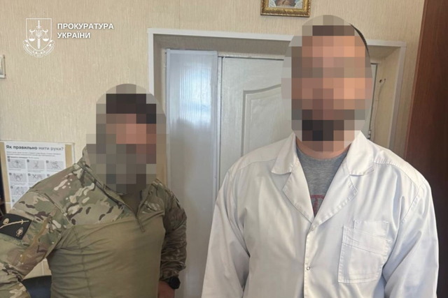 За 7 тысяч долларов обещали вывезти военнослужащего из части – на Днепропетровщине разоблачены три человека