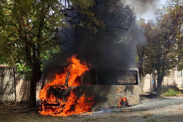 У Нікополі окупанти вдарили по рейсовому автобусу: загинув водій