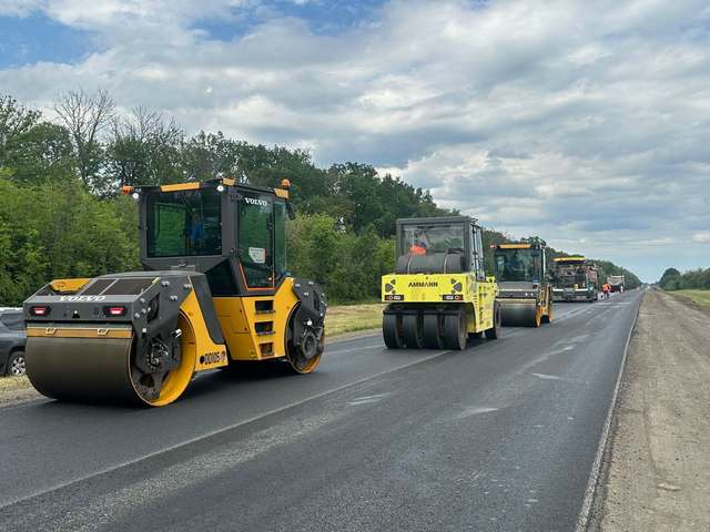 На ремонт доріг Дніпропетровщини додатково виділили 4,3 мільярда гривень: стали відомі подробиці