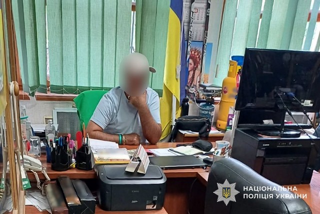 В Кривом Роге полицейские задержали мужчину за продажу автомобилей, ввезенных в качестве гуманитарной помощи для нужд ВСУ