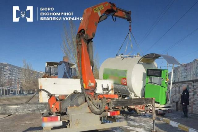 Детенизация рынка горючего: в Днепре будут судить организатора нелегальной АЗС