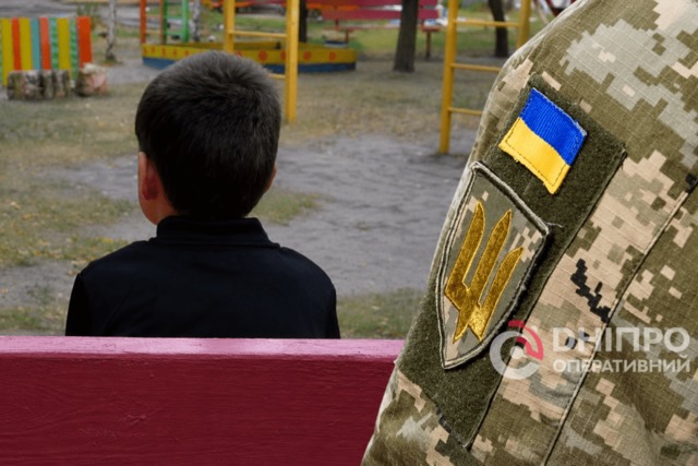 В Каменском мобилизовали мужчину, который сам воспитывает 10-летнего сына