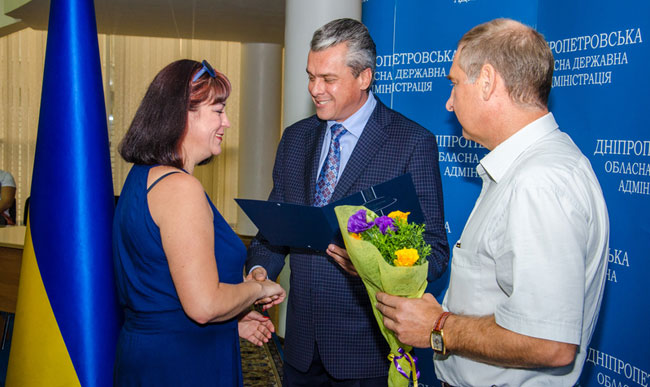 Валентин Резниченко наградил социально ответственных предпринимателей Днепропетровщины