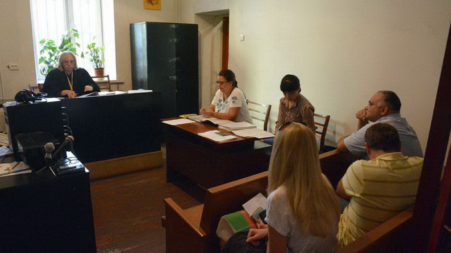 «Тарифный суд» относительно незаконного повышения цен на проезд возобновился в Каменском