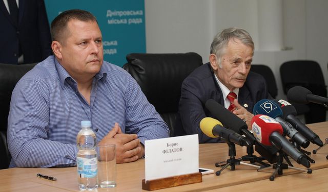  Գ      :        