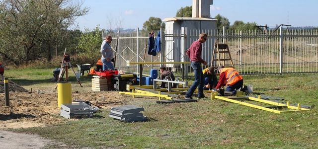 На новых остановках Днепра устанавливают урны-отбойники